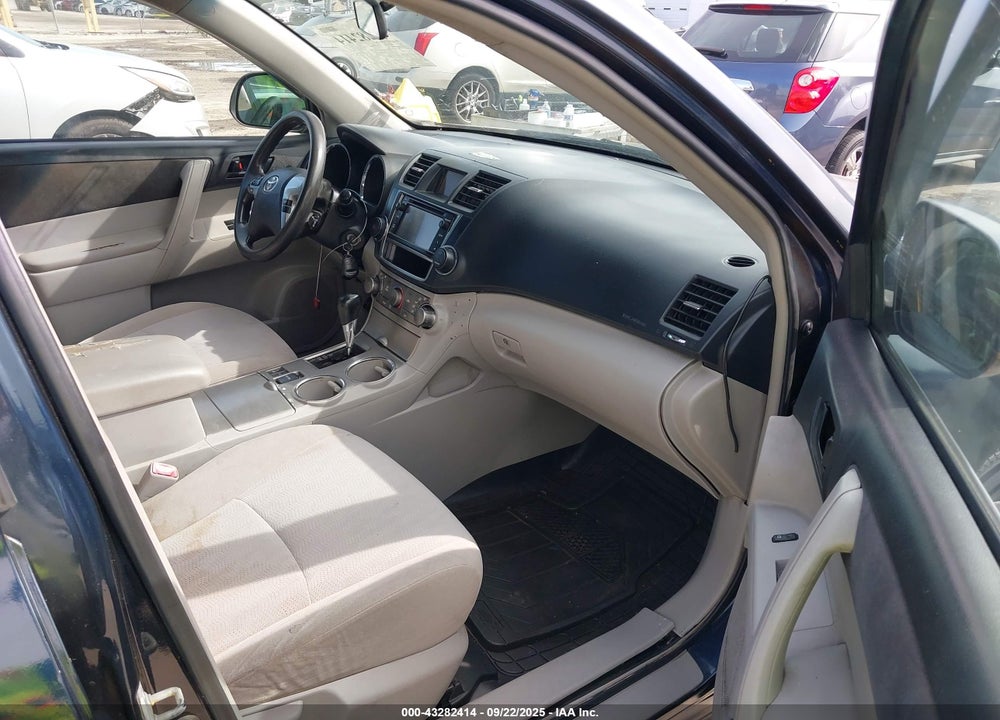 2013 TOYOTA HIGHLANDER VIN: 5TDBK3EH5DS213404