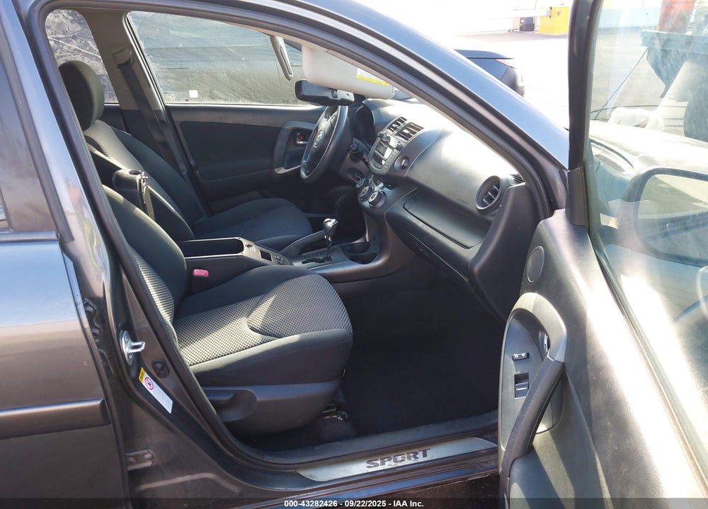 2011 TOYOTA RAV4 VIN: JTMWF4DVXB5040761