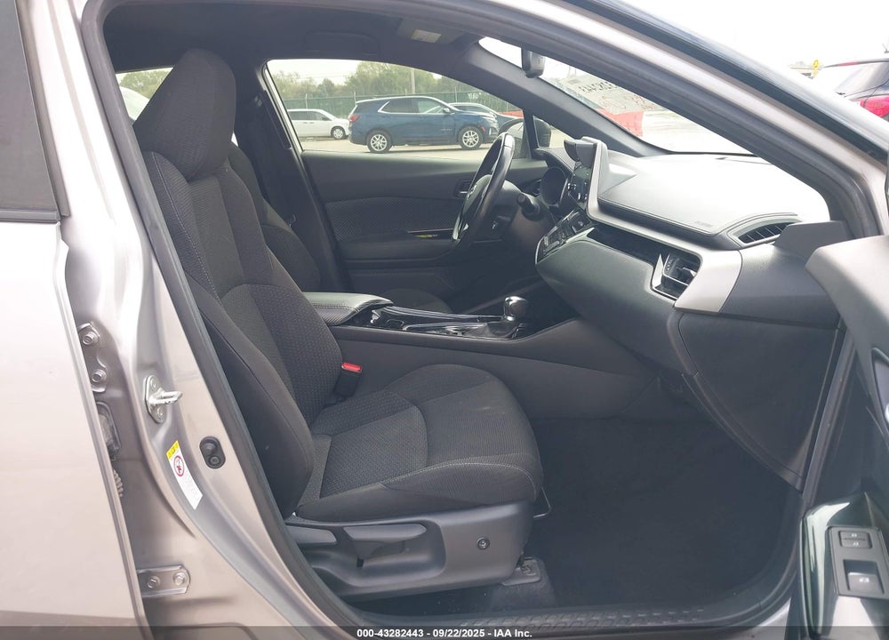2019 TOYO C-HR XLE FWD VIN: JTNKHMBX0KT052826