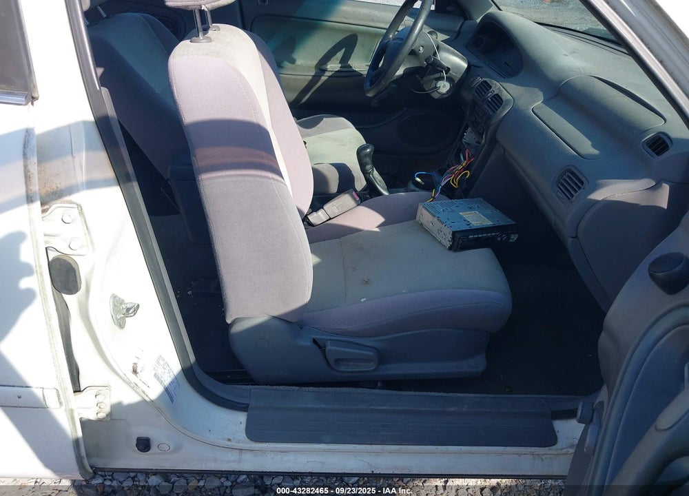 1996 MAZDA 626 DX/LX VIN: 1YVGE22C7T5580058