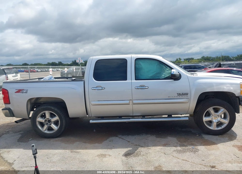 2013 CHEVROLET SILVERADO 1500 LT VIN: 3GCPCSE08DG242403