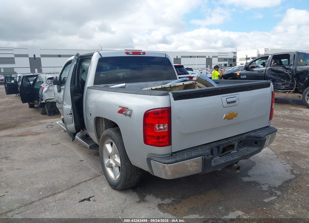 2013 CHEVROLET SILVERADO 1500 LT VIN: 3GCPCSE08DG242403