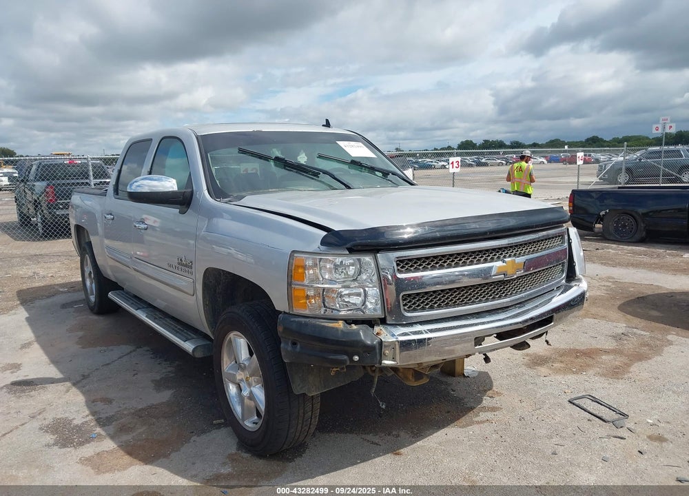 2013 CHEVROLET SILVERADO 1500 LT VIN: 3GCPCSE08DG242403