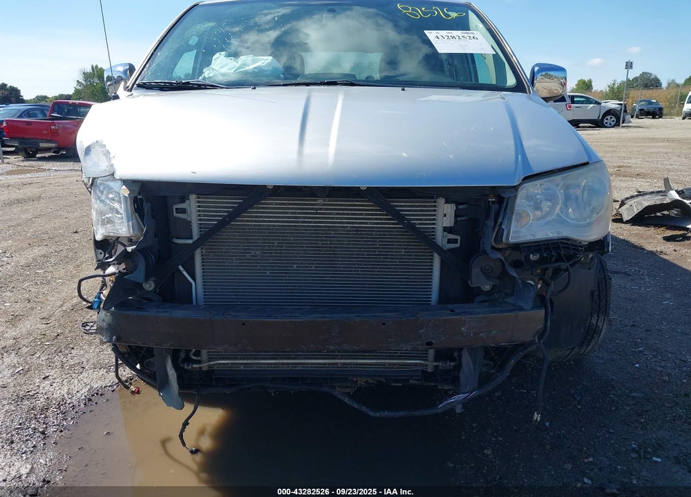 2012 CHRYSLER TOWN & COUNTRY VIN: 2C4RC1CG8CR383810