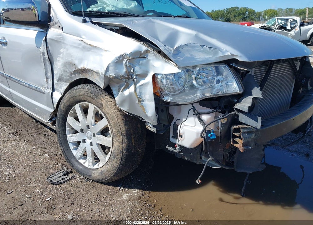 2012 CHRYSLER TOWN & COUNTRY VIN: 2C4RC1CG8CR383810