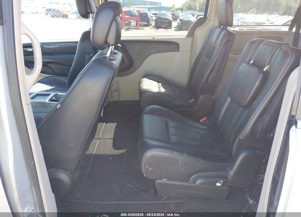 2012 CHRYSLER TOWN & COUNTRY VIN: 2C4RC1CG8CR383810