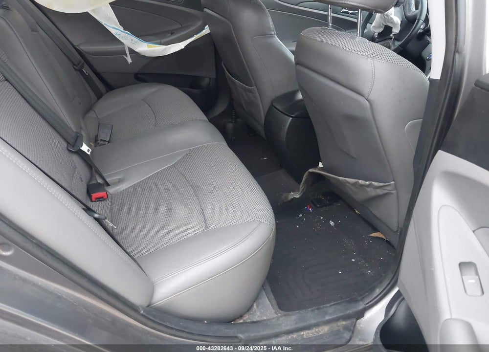 2011 HYUNDAI SONATA VIN: 5NPEC4ACXBH182843