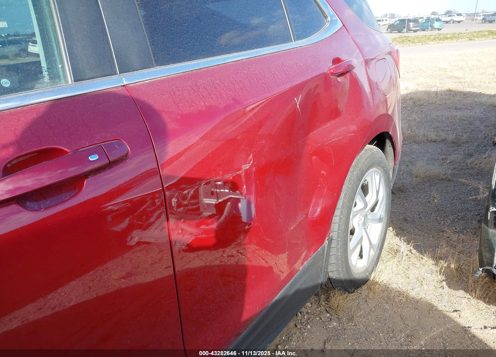 2021 CHEVROLET EQUINOX VIN: 2GNAXUEV7M6147562