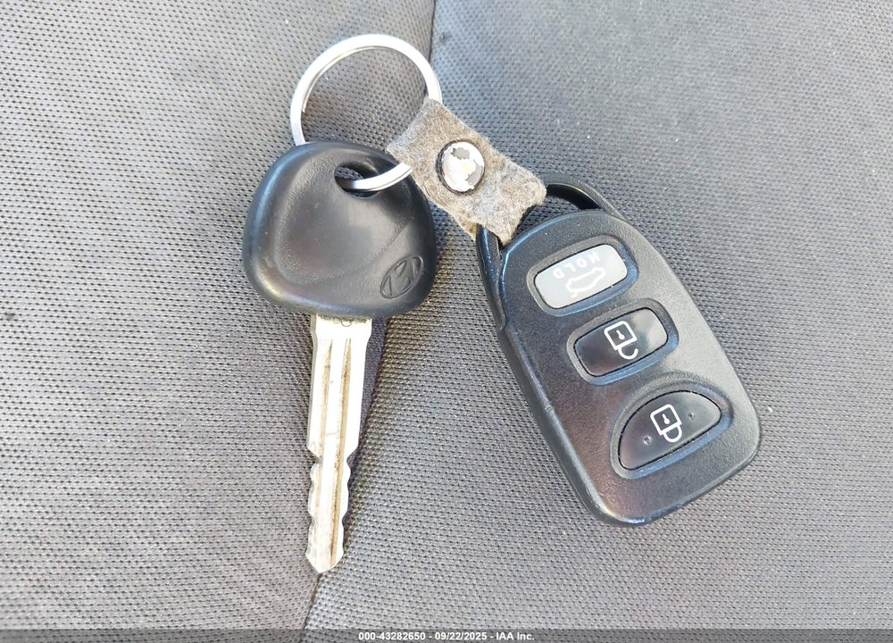 2013 HYUNDAI ELANTRA GLS VIN: 5NPDH4AE0DH273007