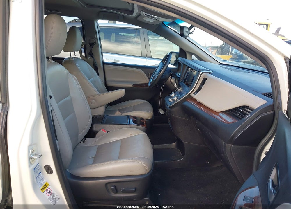 2016 TOYOTA SIENNA LIMITED 7 PASSENGER VIN: 5TDDK3DC6GS131250