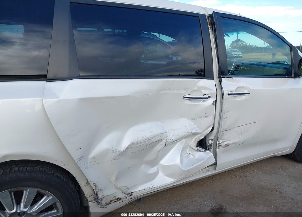 2016 TOYOTA SIENNA LIMITED 7 PASSENGER VIN: 5TDDK3DC6GS131250