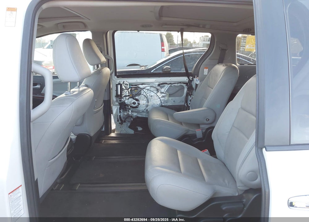 2016 TOYOTA SIENNA LIMITED 7 PASSENGER VIN: 5TDDK3DC6GS131250
