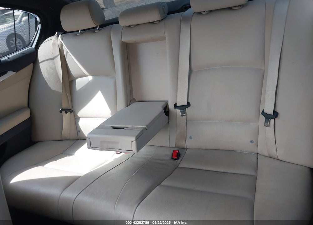 2011 BMW 5 SERIES VIN: WBAFR7C5XBC802800