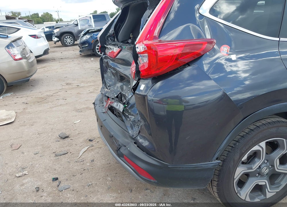 2017 HONDA CR-V VIN: 7FARW1H58HE047810