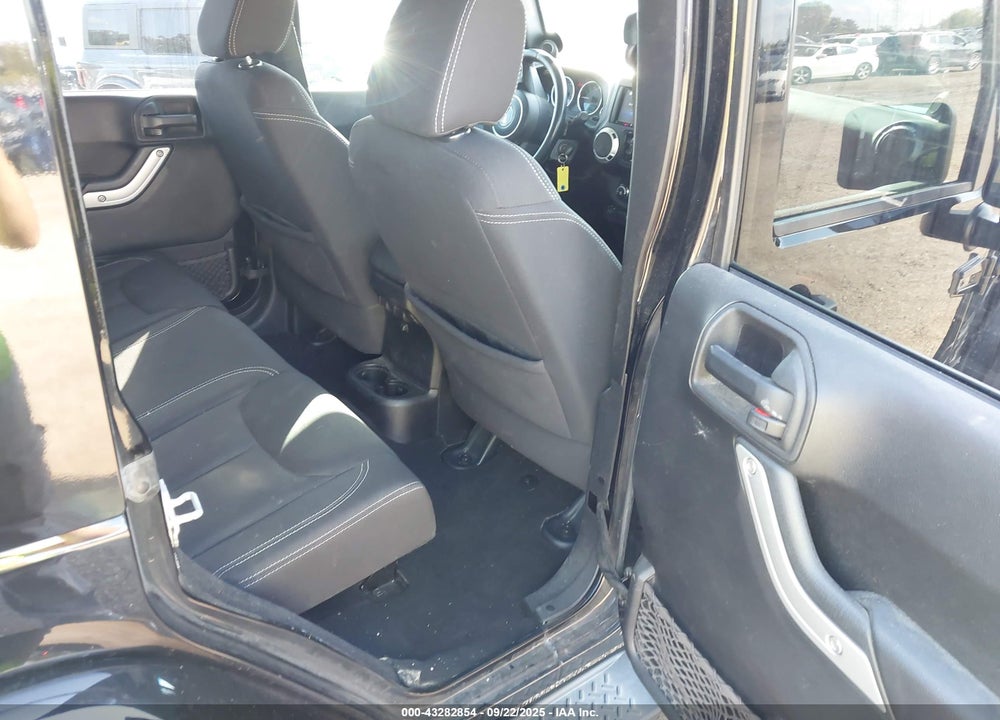 2014 JEEP WRANGLER UNLIMITED VIN: 1C4BJWEG3EL137907