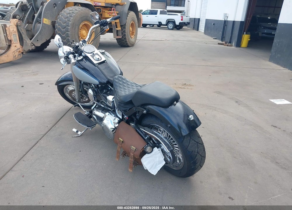 2012 HARLEY-DAVIDSON FLSTF VIN: 1HD1BXV31CB043070