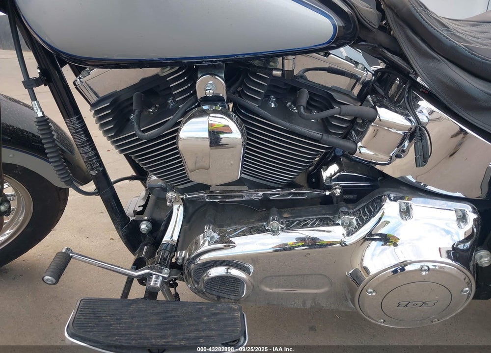 2012 HARLEY-DAVIDSON FLSTF VIN: 1HD1BXV31CB043070
