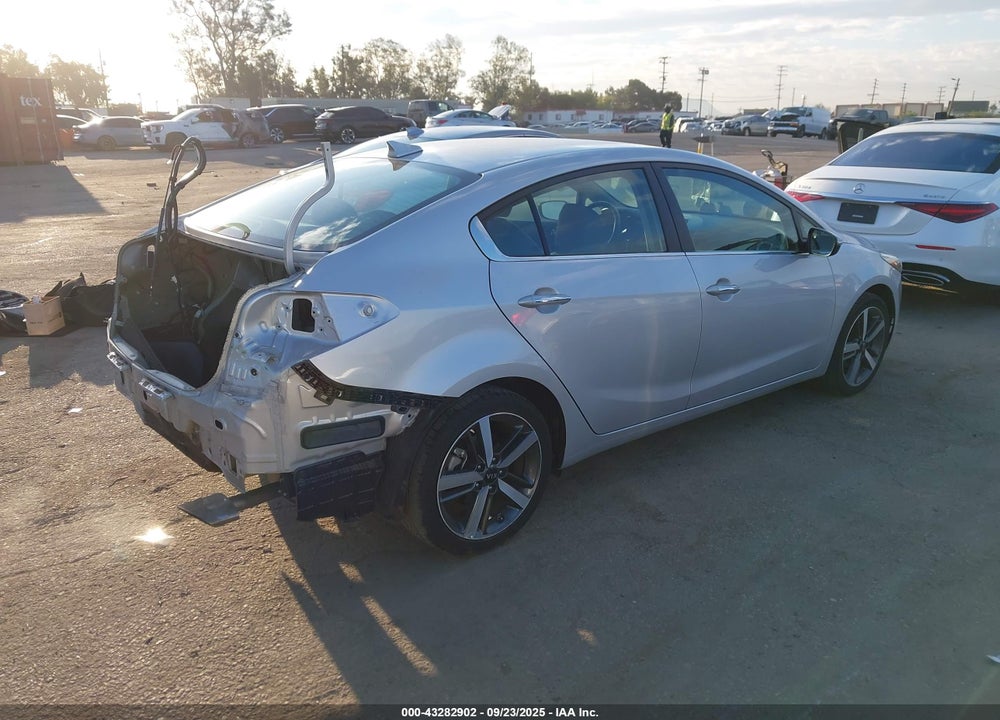 2018 KIA FORTE VIN: 3KPFL4A81JE207499