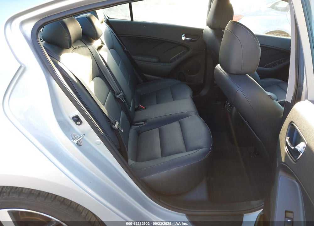 2018 KIA FORTE VIN: 3KPFL4A81JE207499