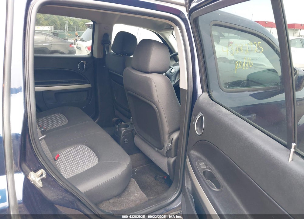 2011 CHEVROLET HHR LT VIN: 3GNBABFW5BS530092
