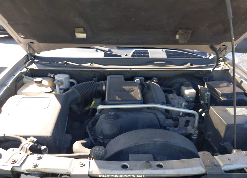 2005 CHEVROLET TRAILBLAZER LS VIN: 1GNDT13S752380873