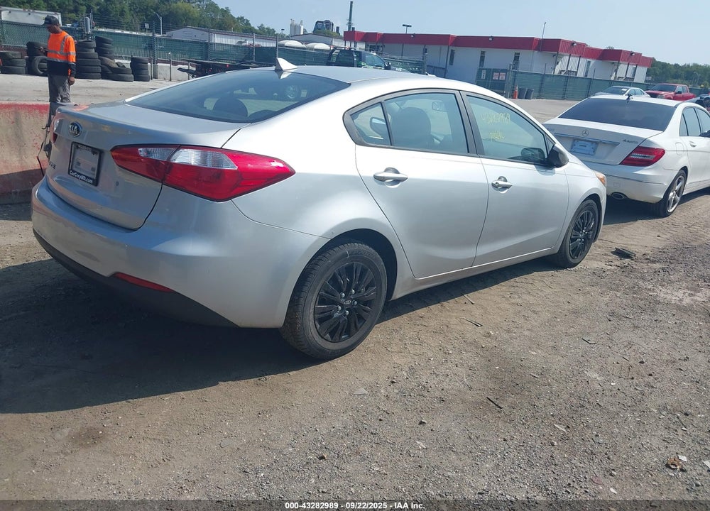 2015 KIA FORTE VIN: KNAFK4A61F5422138
