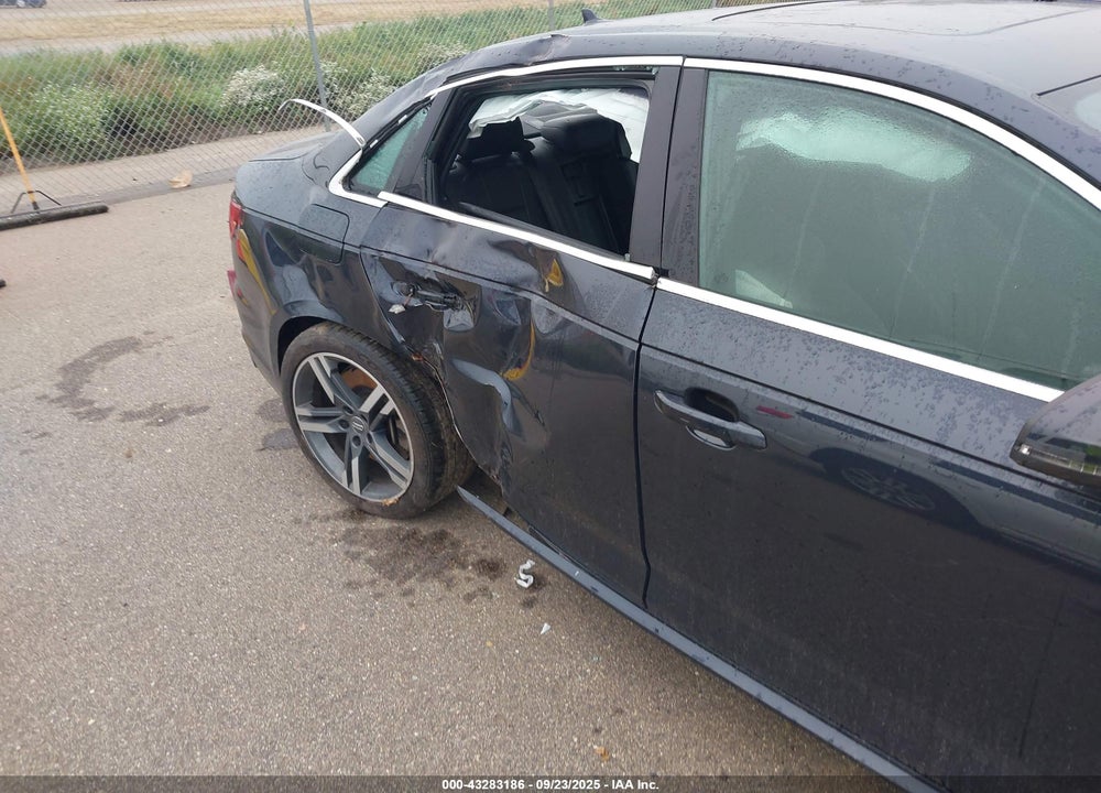 2018 AUDI A4 VIN: WAUENAF49JN001432