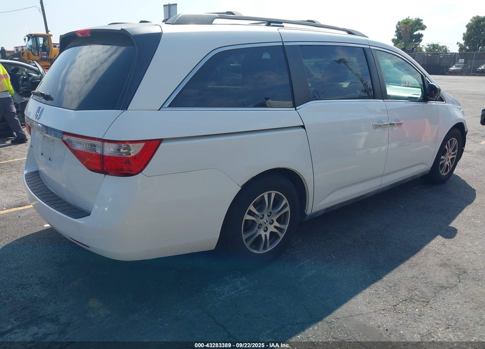 2011 HONDA ODYSSEY EX-L VIN: 5FNRL5H64BB012063