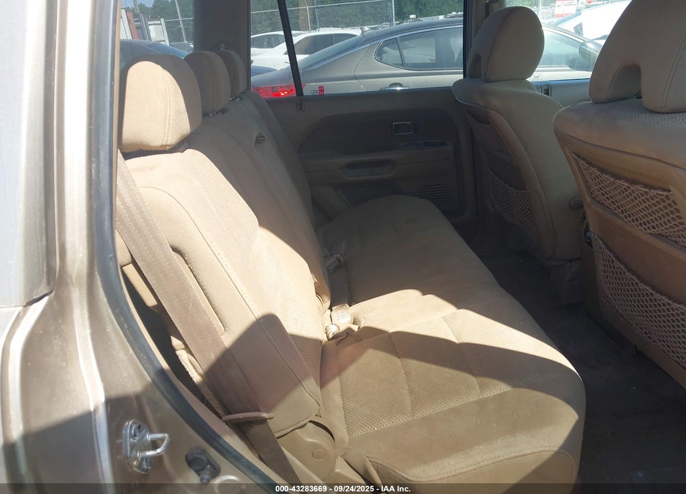2006 HONDA PILOT EX VIN: 5FNYF28466B029890