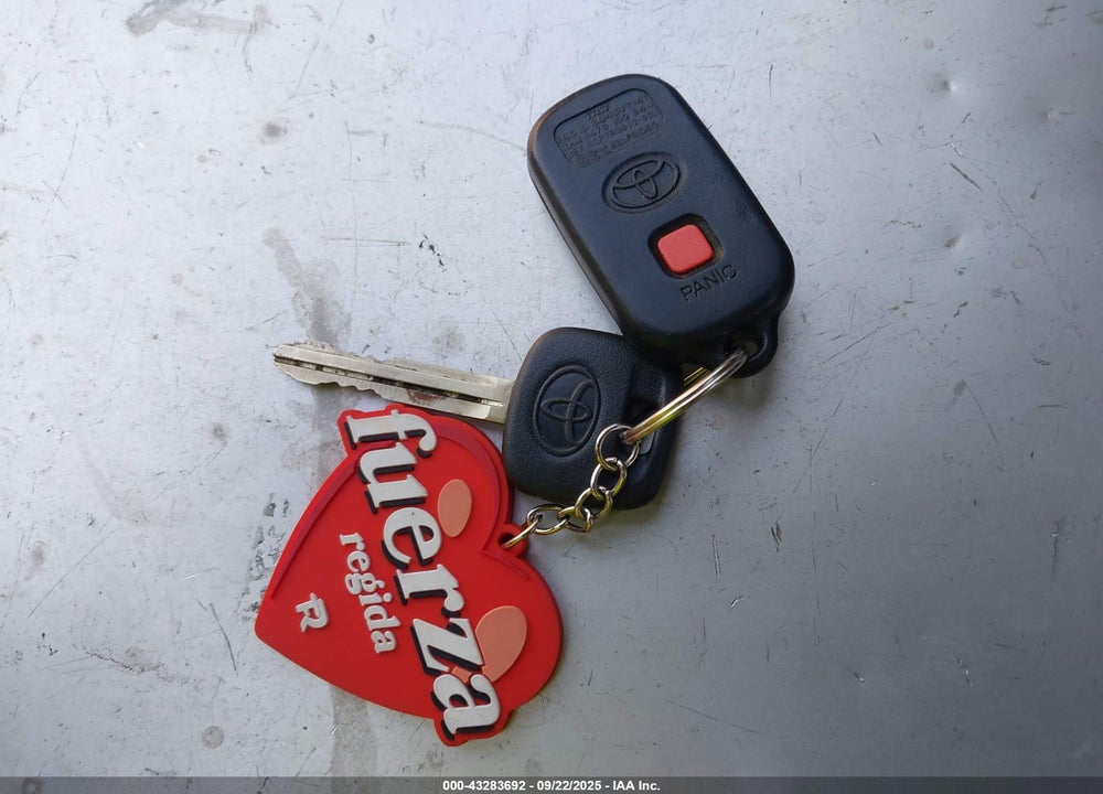 2004 TOYOTA CAMRY LE VIN: JTDBE32K240248735