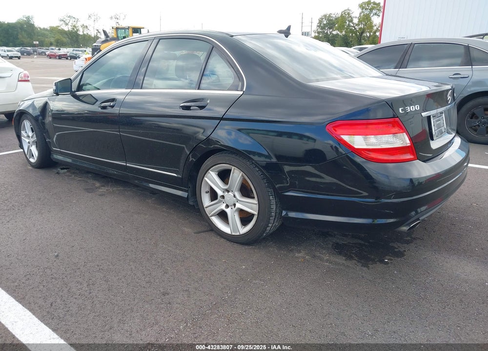 2011 MERCEDES-BENZ C CLASS VIN: WDDGF8BB4BR177813