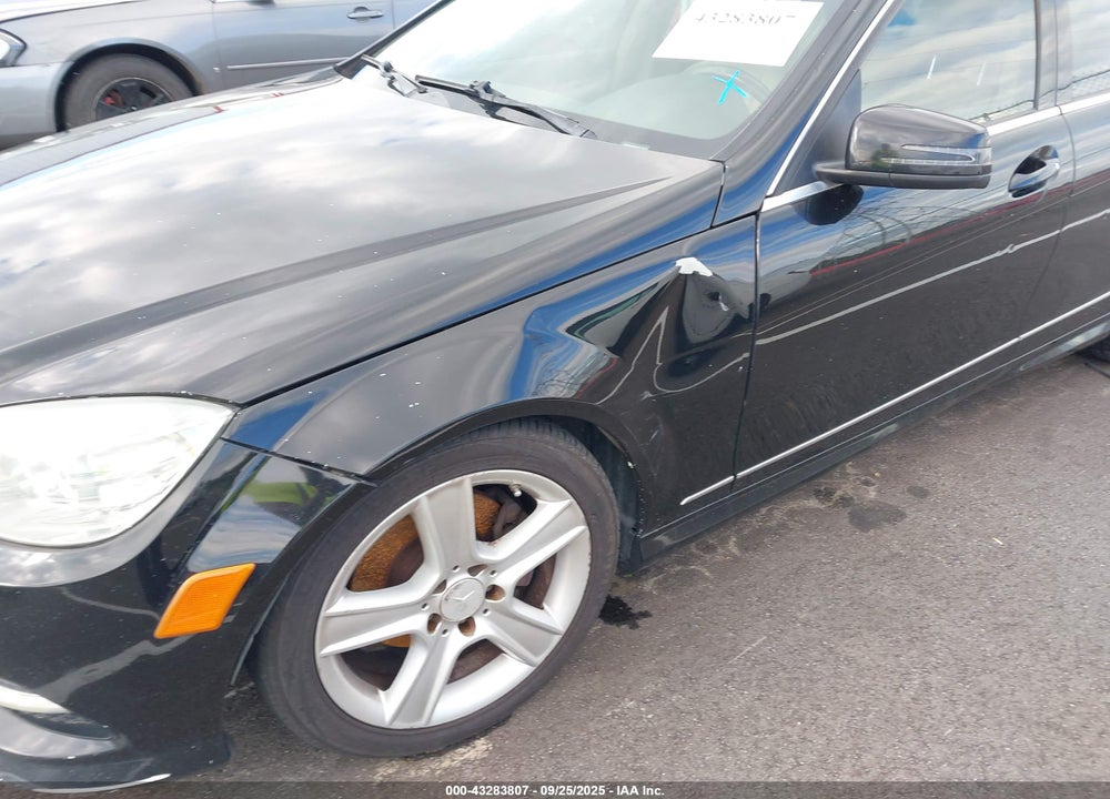 2011 MERCEDES-BENZ C CLASS VIN: WDDGF8BB4BR177813
