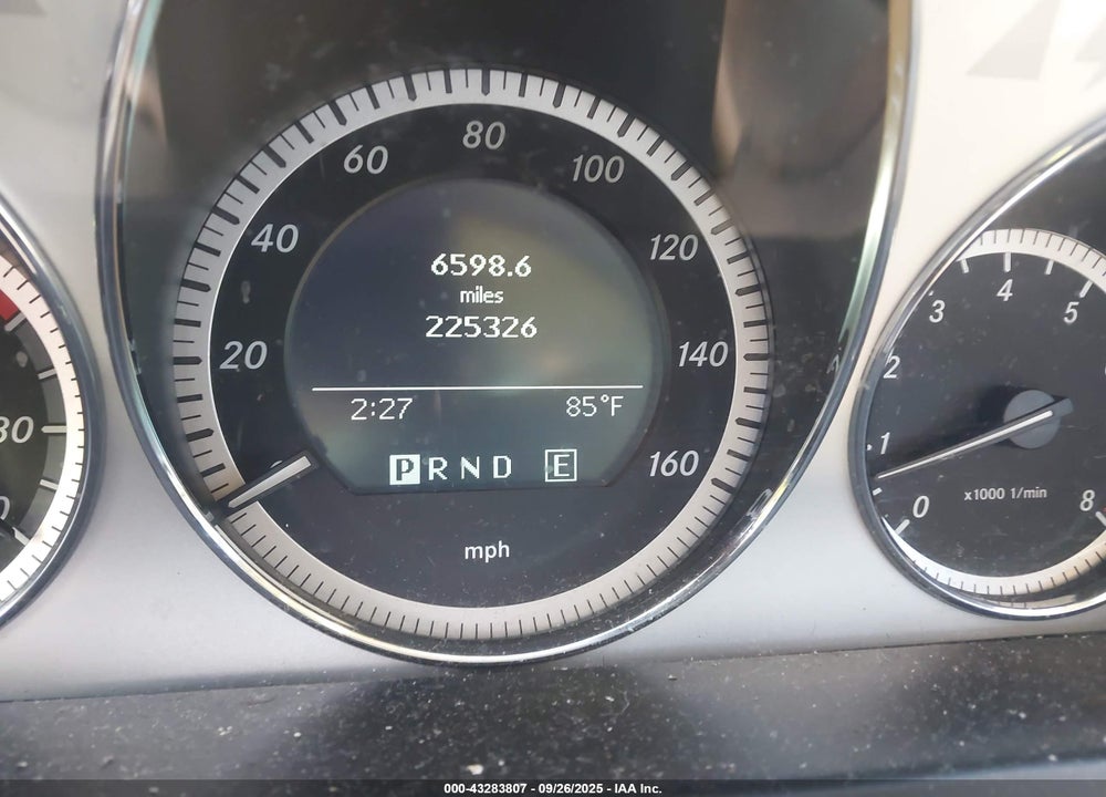 2011 MERCEDES-BENZ C CLASS VIN: WDDGF8BB4BR177813