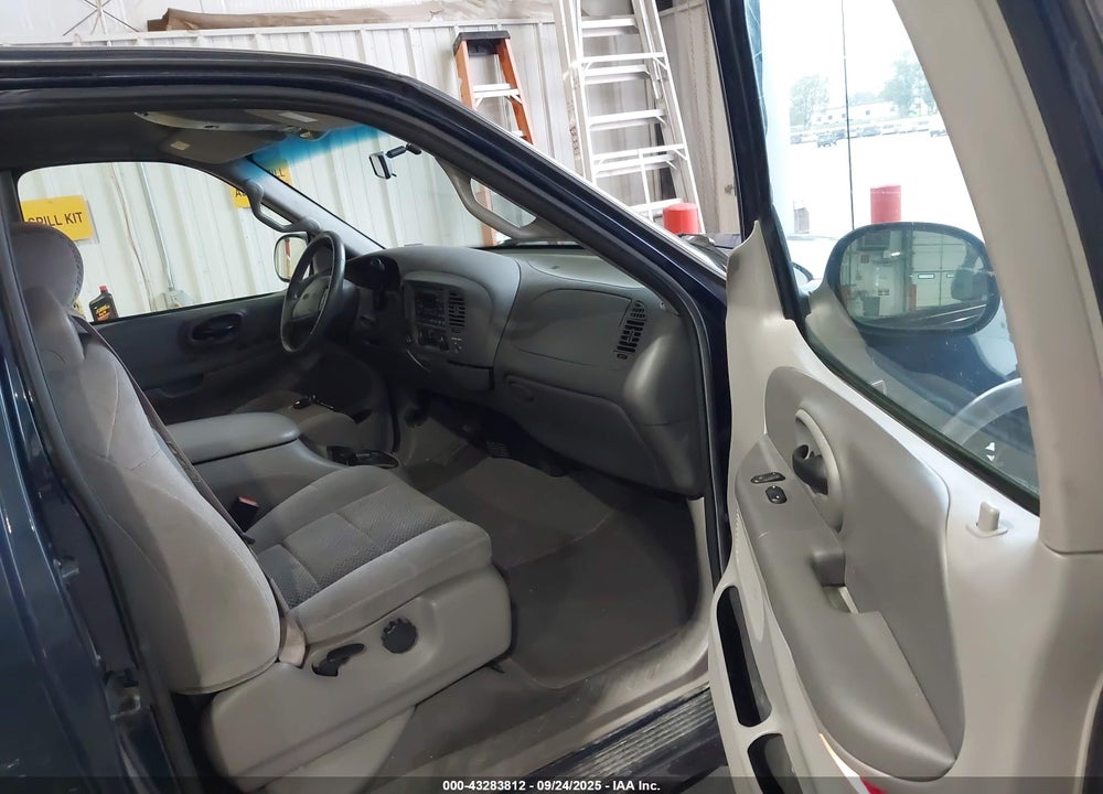 2002 FORD F-150 LARIAT/XL/XLT VIN: 1FTRX08L02KA60966