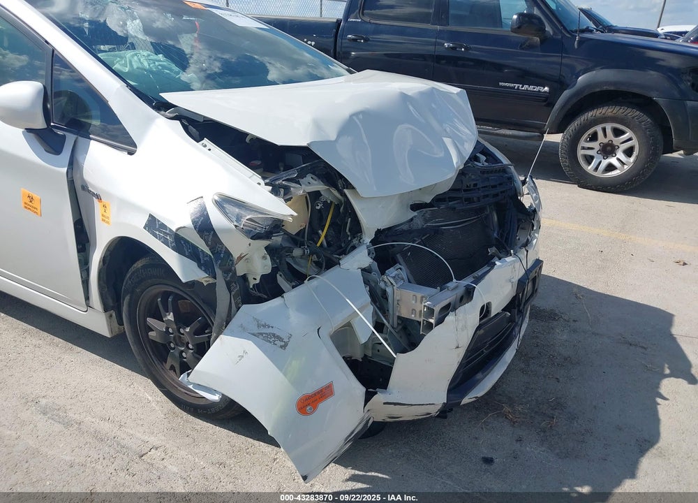 2015 TOYOTA PRIUS VIN: JTDKN3DU3F1930616