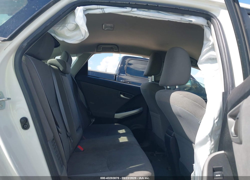 2015 TOYOTA PRIUS VIN: JTDKN3DU3F1930616