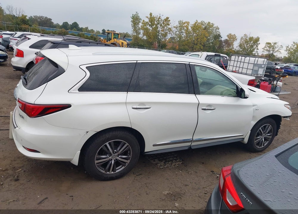 2016 INFINITI QX60 VIN: 5N1AL0MMXGC532305