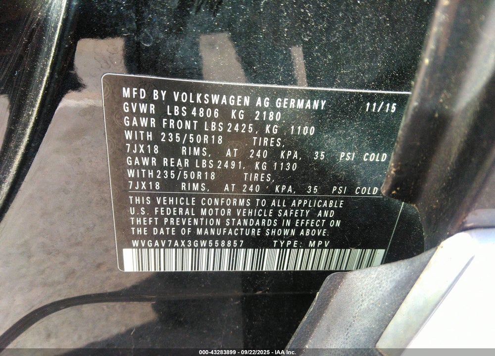 2016 VOLKSWAGEN TIGUAN VIN: WVGAV7AX3GW558857