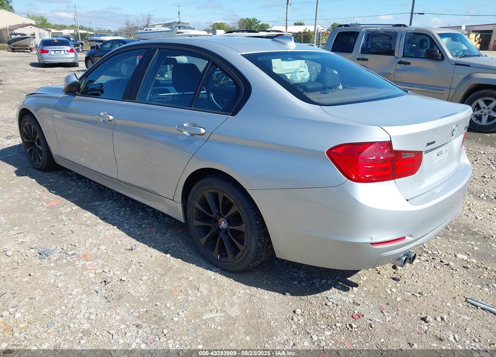 2013 BMW 3 SERIES VIN: WBA3B3C58DF540017