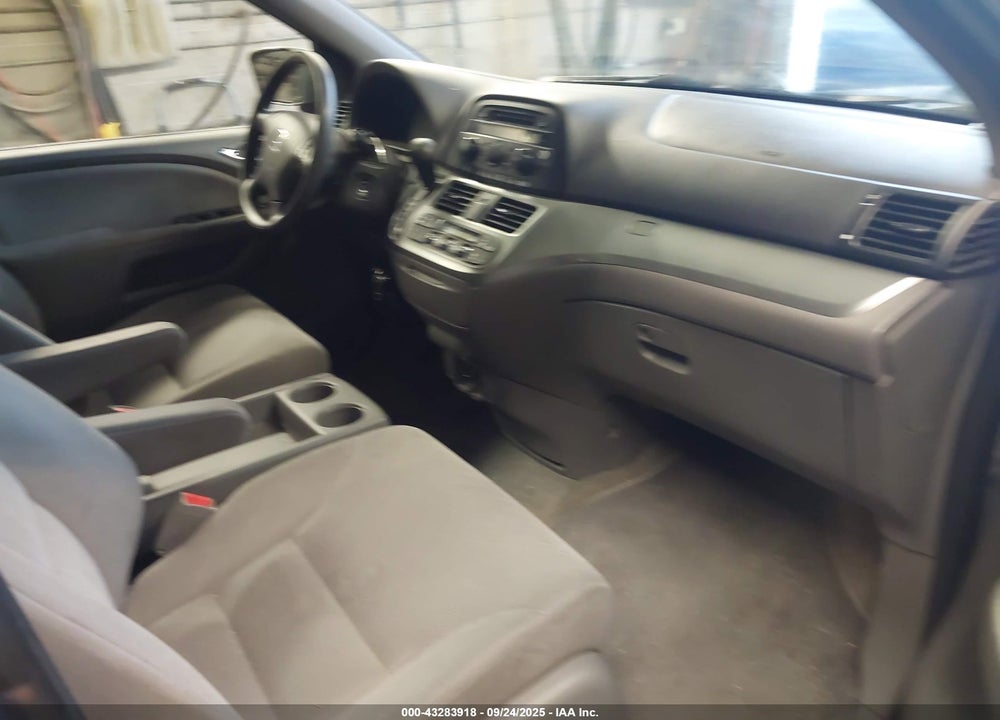 2010 HONDA ODYSSEY EX VIN: 5FNRL3H45AB011828