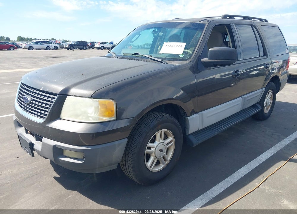2005 FORD EXPEDITION XLT VIN: 1FMPU15505LA18268
