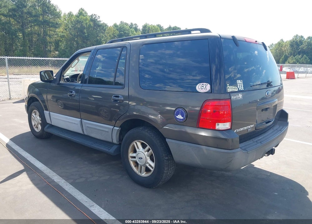 2005 FORD EXPEDITION XLT VIN: 1FMPU15505LA18268