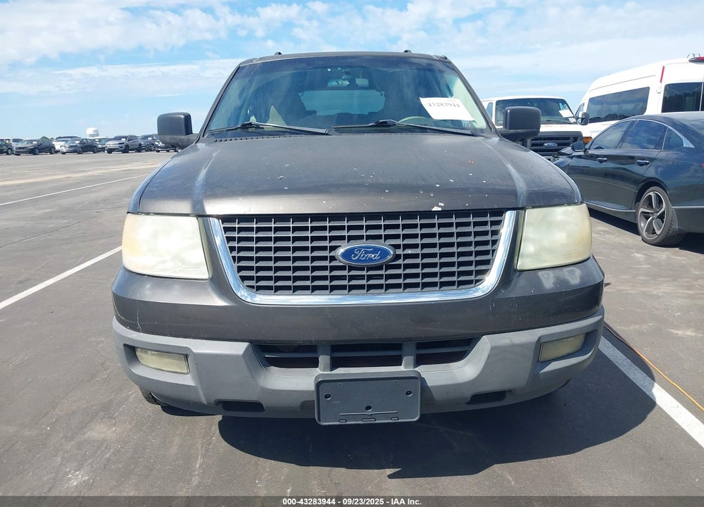 2005 FORD EXPEDITION XLT VIN: 1FMPU15505LA18268