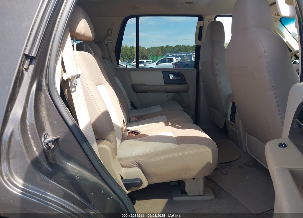 2005 FORD EXPEDITION XLT VIN: 1FMPU15505LA18268
