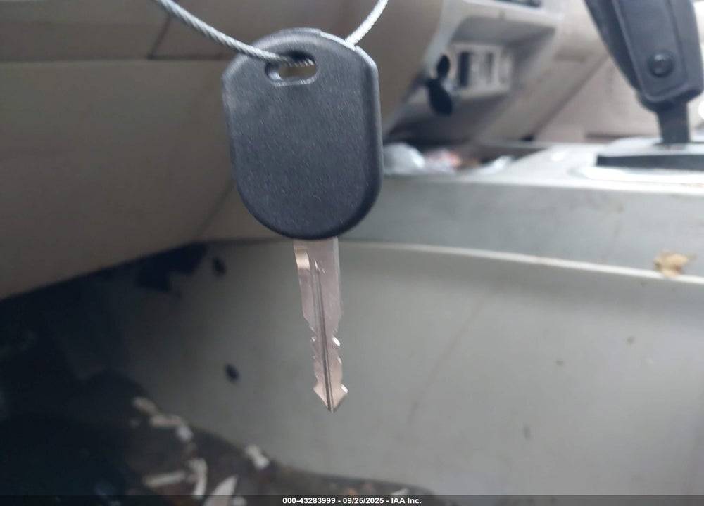 2009 FORD ESCAPE VIN: 1FMCU03779KD08113