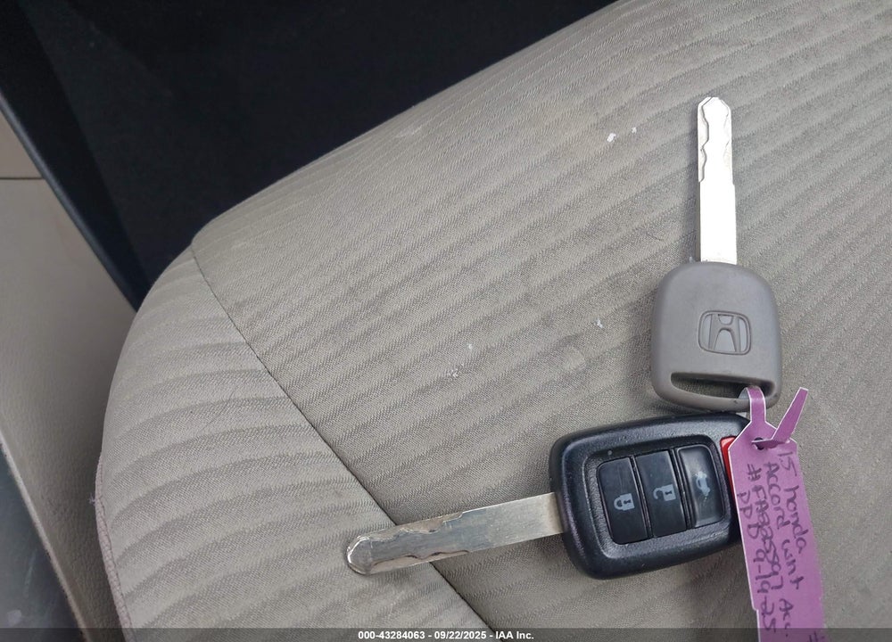 2015 HONDA ACCORD VIN: 1HGCR2F35FA225597