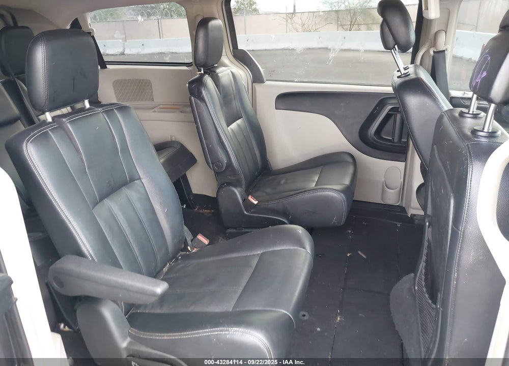 2014 CHRYSLER TOWN & COUNTRY VIN: 2C4RC1BG6ER348526