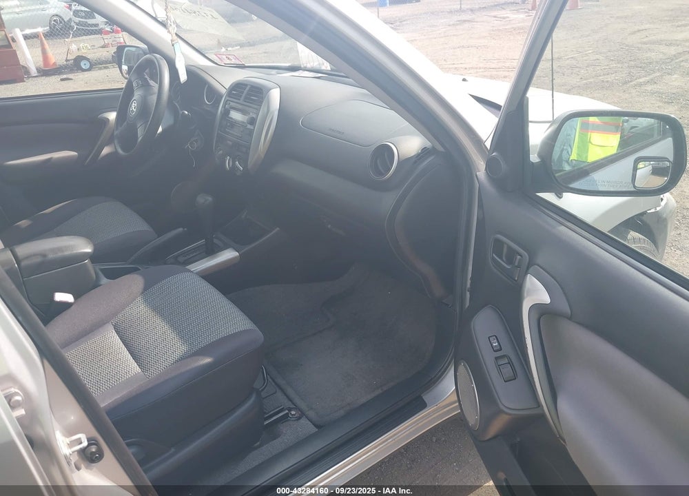 2005 TOYOTA RAV4 VIN: JTEHD20V356042211