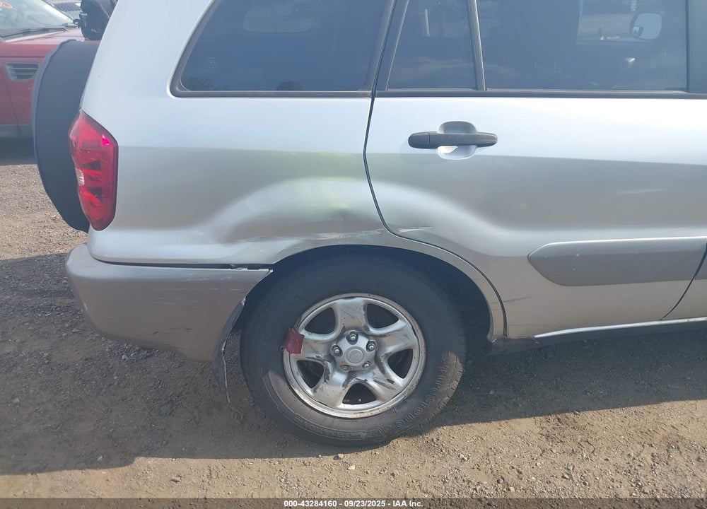 2005 TOYOTA RAV4 VIN: JTEHD20V356042211