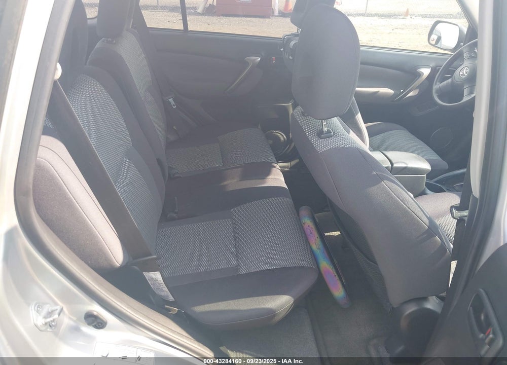 2005 TOYOTA RAV4 VIN: JTEHD20V356042211
